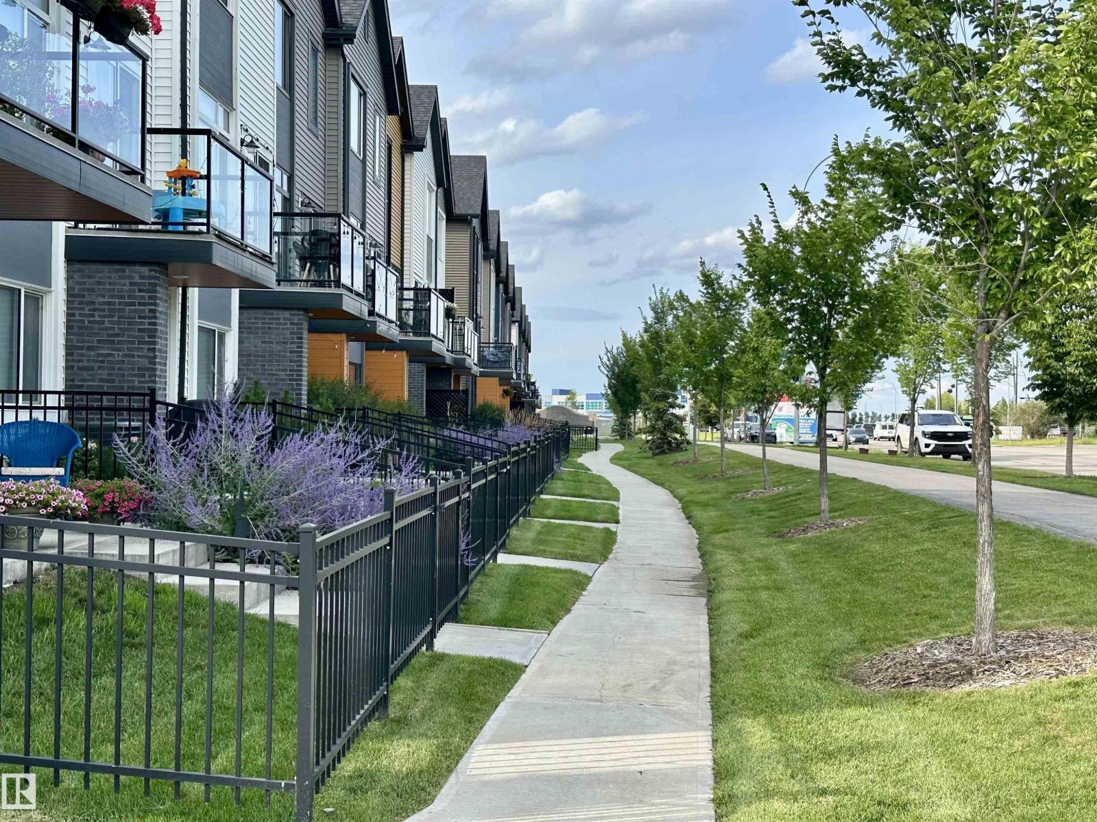 Photo 10 of 72 1010 Rabbit Hill Rd Sw, Edmonton AB