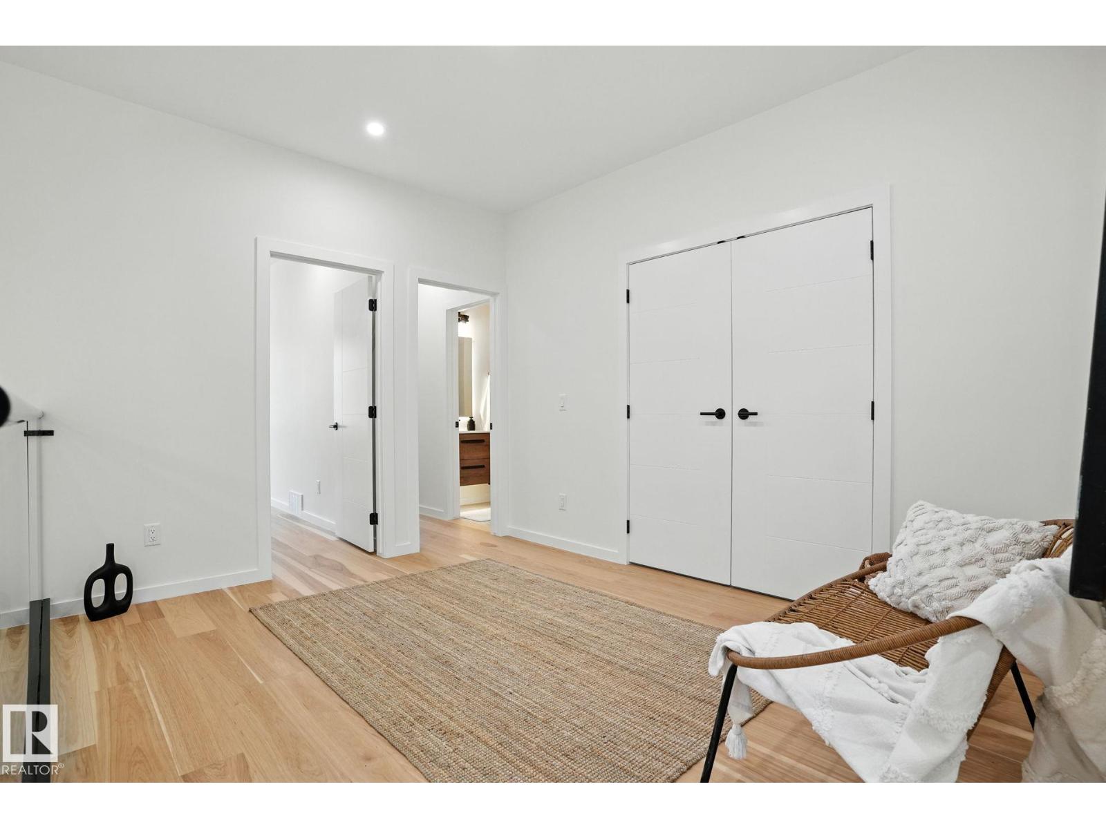 Photo 18 of 13809 Buena Vista Rd Nw, Edmonton AB