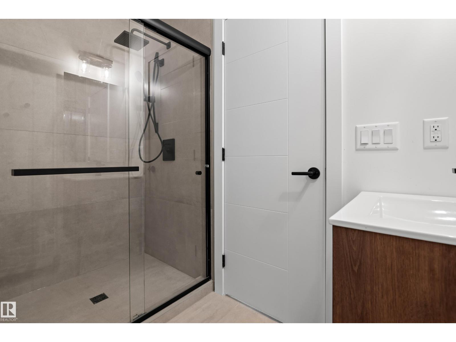 Photo 31 of 13809 Buena Vista Rd Nw, Edmonton AB