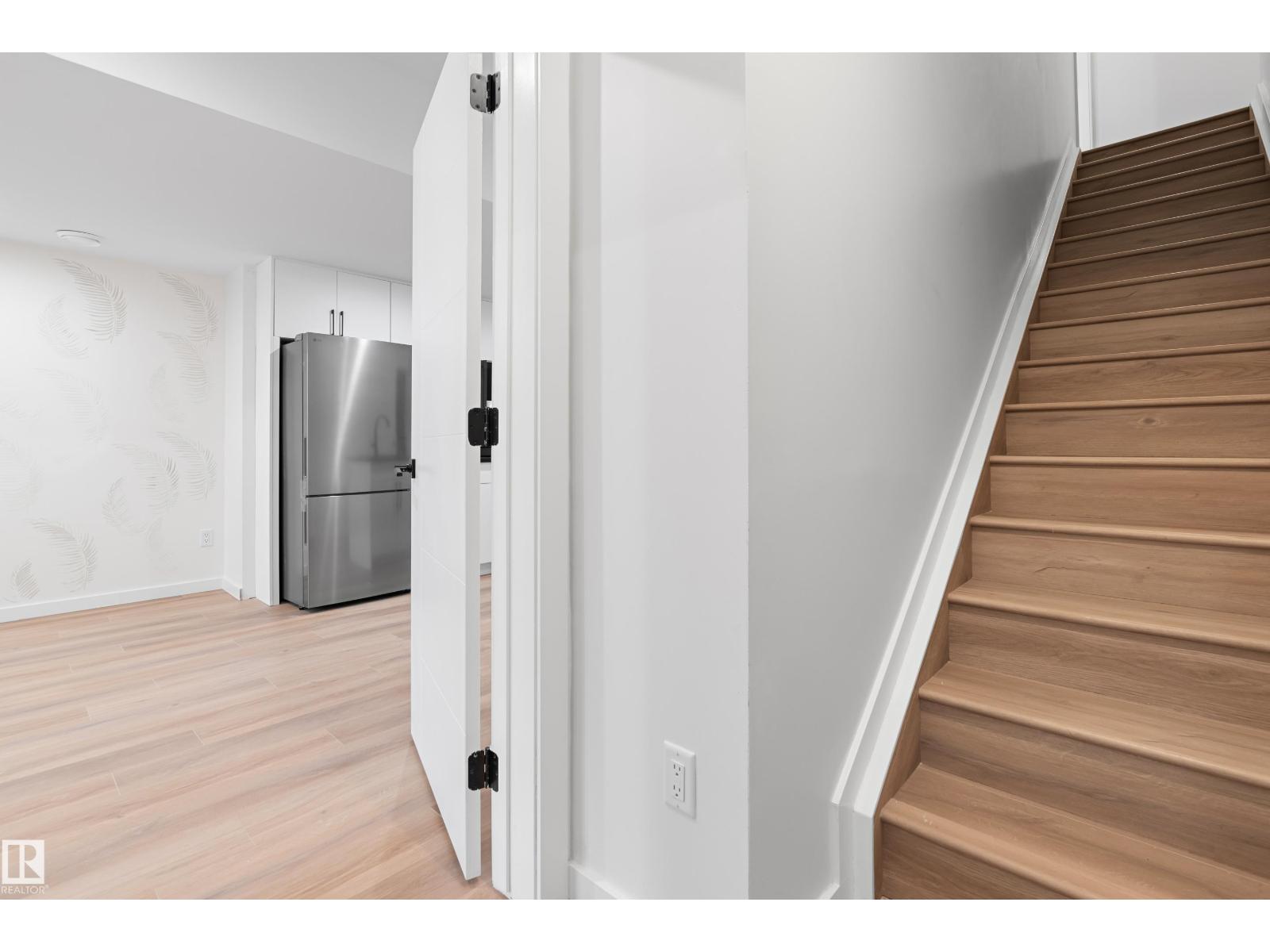 Photo 32 of 13809 Buena Vista Rd Nw, Edmonton AB