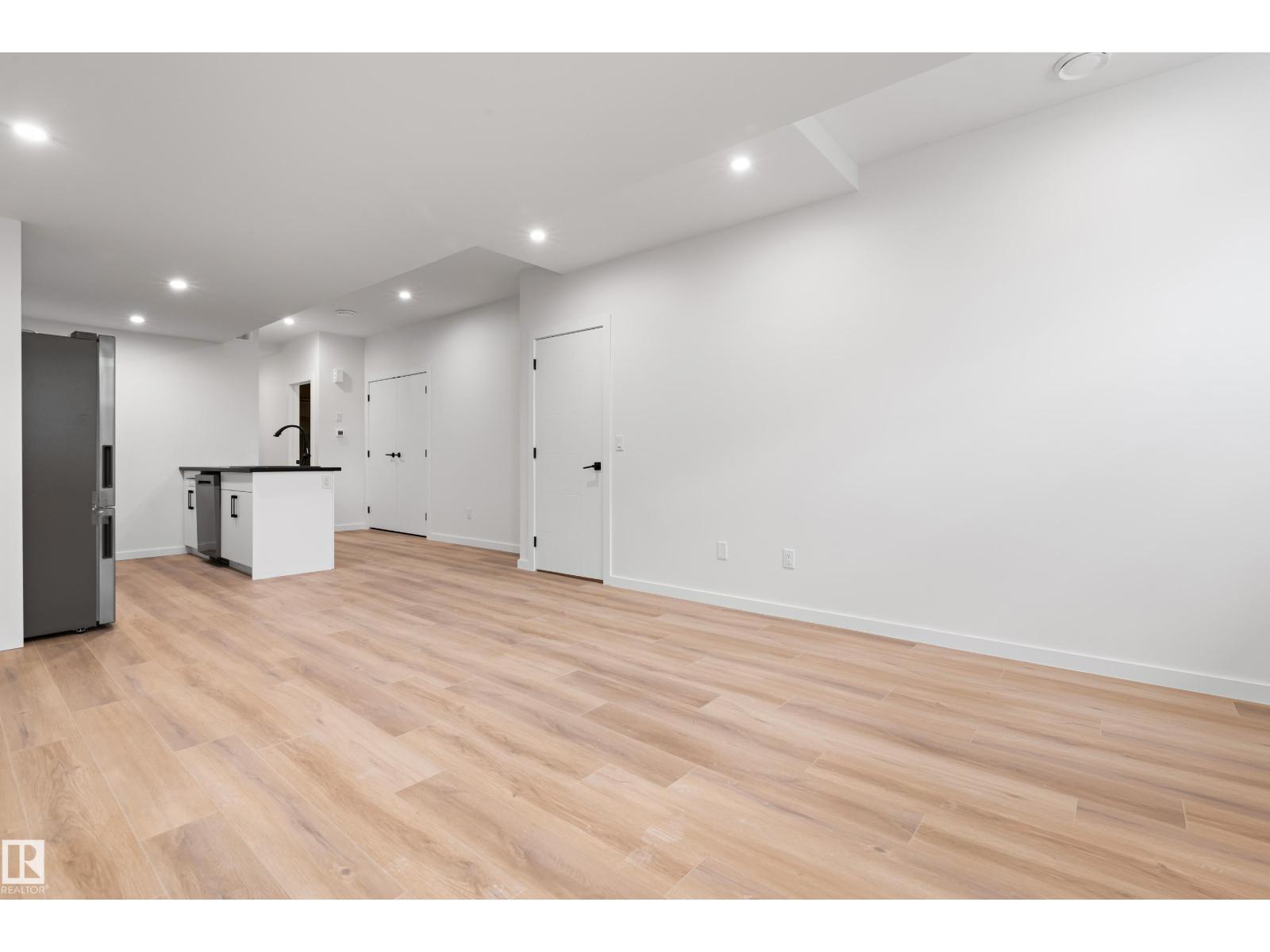 Photo 34 of 13809 Buena Vista Rd Nw, Edmonton AB