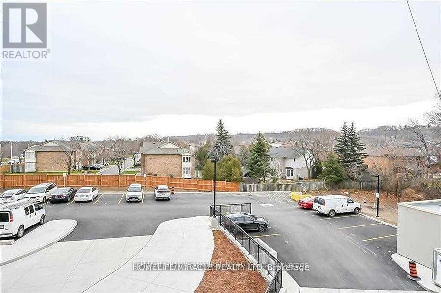 Photo 15 of 213 2750 King Street E, Hamilton ON