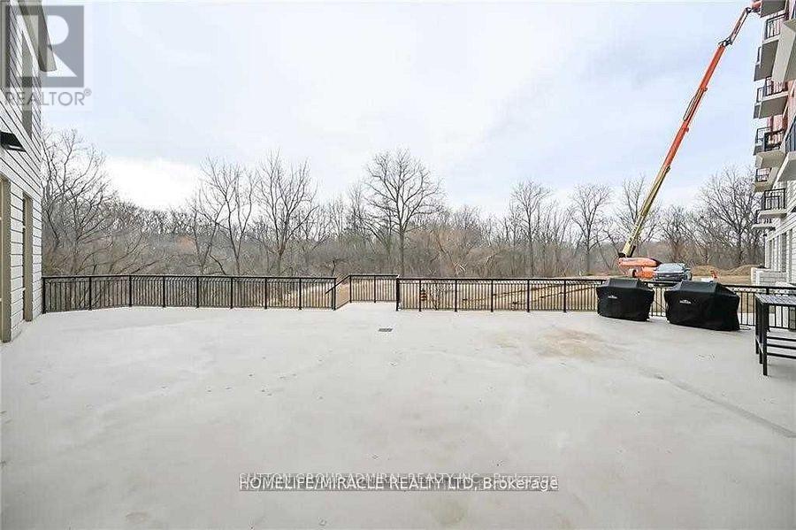 Photo 19 of 213 2750 King Street E, Hamilton ON