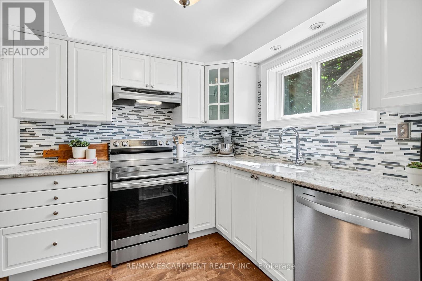 Photo 9 of 131 Rosedale Avenue, Hamilton ON