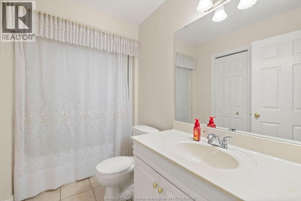 Photo 12 of 2091 Questa, Windsor ON