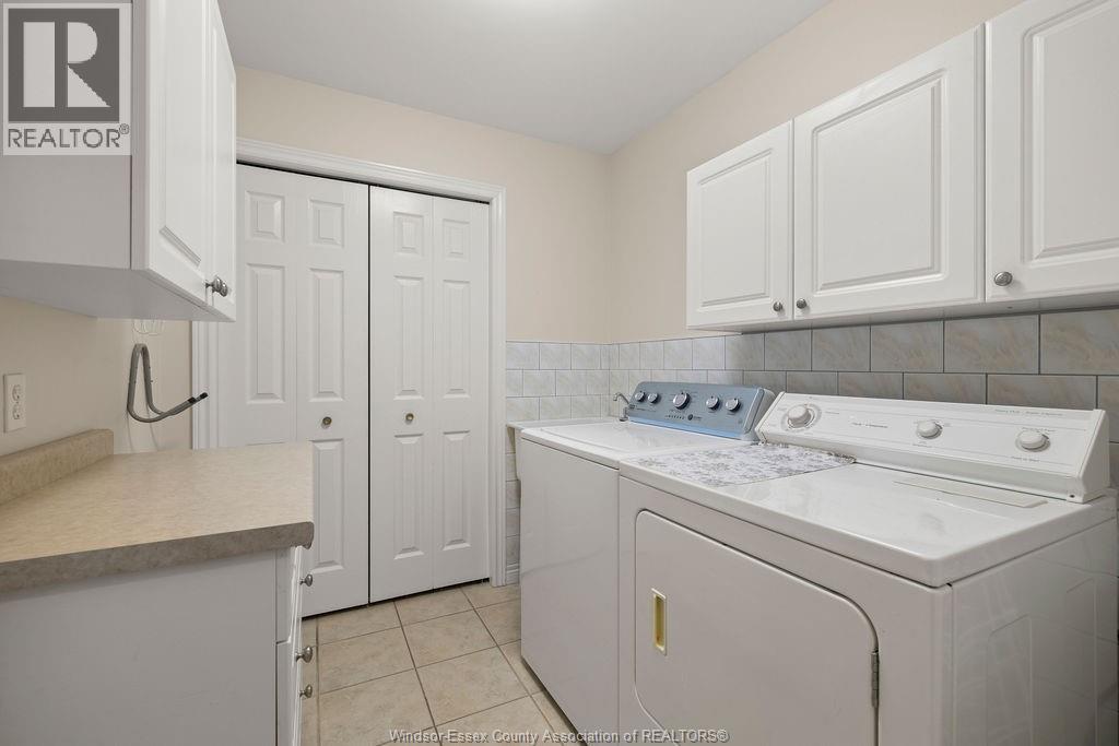 Photo 13 of 2091 Questa, Windsor ON