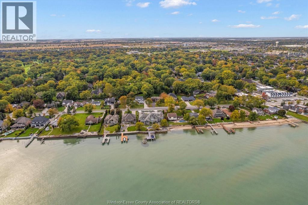 Photo 3 of 13961 Riverside Drive, Tecumseh ON