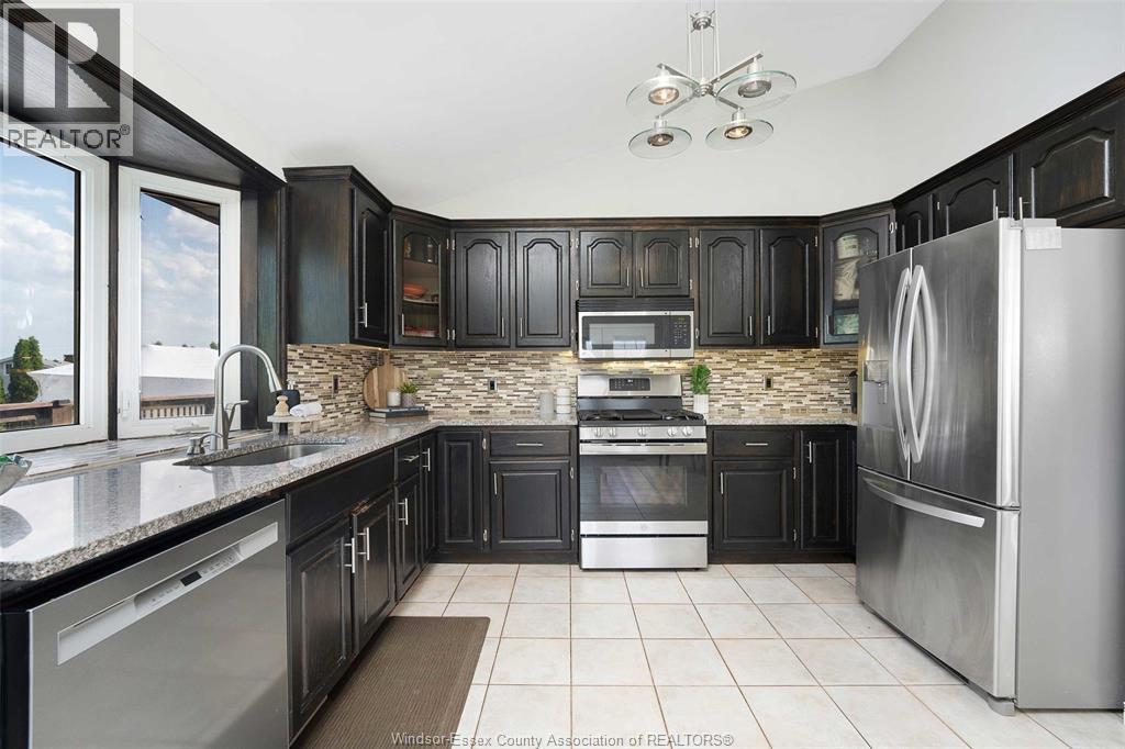 Photo 10 of 94 Sari Lane, Amherstburg ON