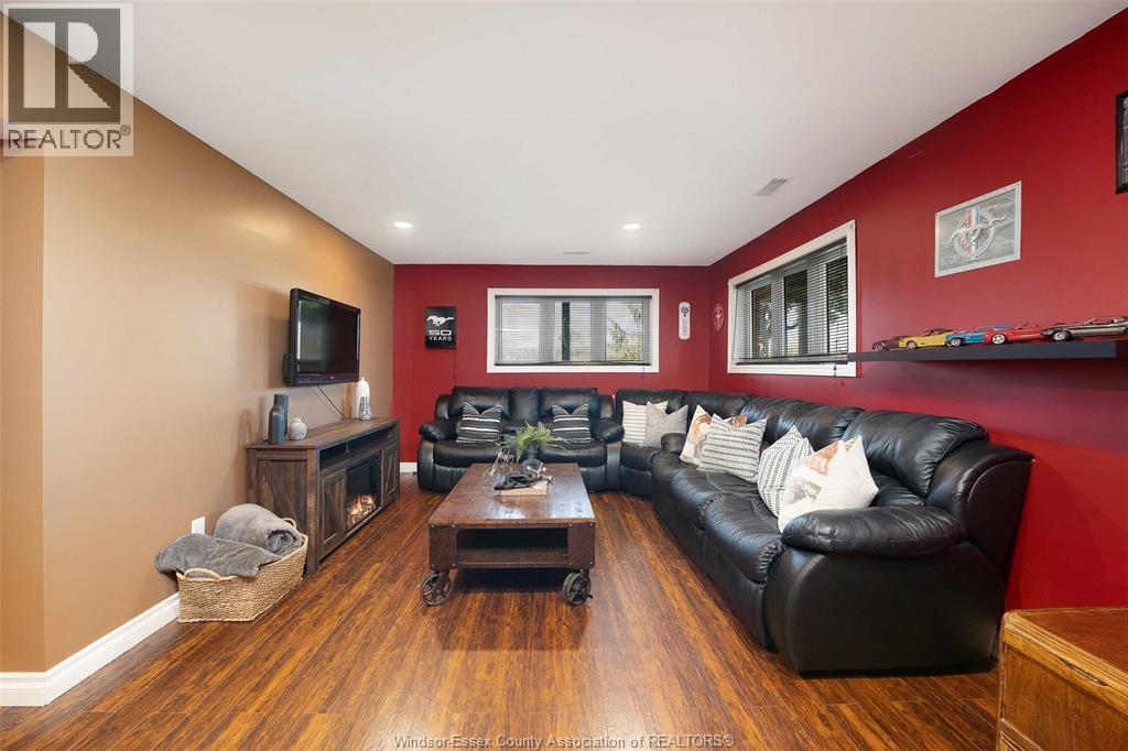 Photo 17 of 94 Sari Lane, Amherstburg ON
