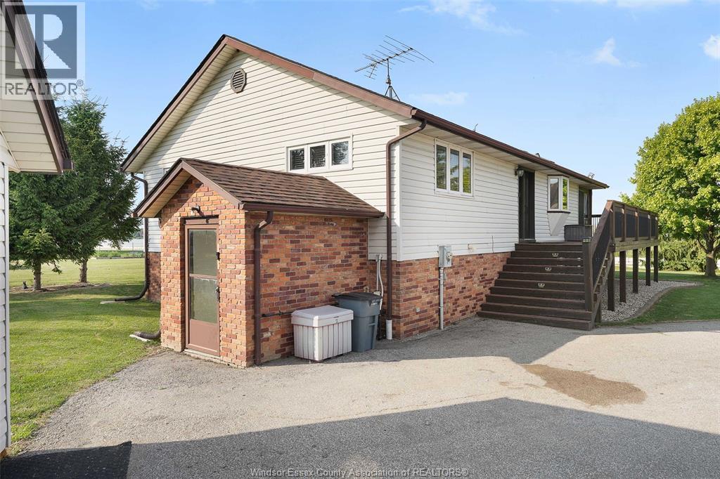 Photo 33 of 94 Sari Lane, Amherstburg ON
