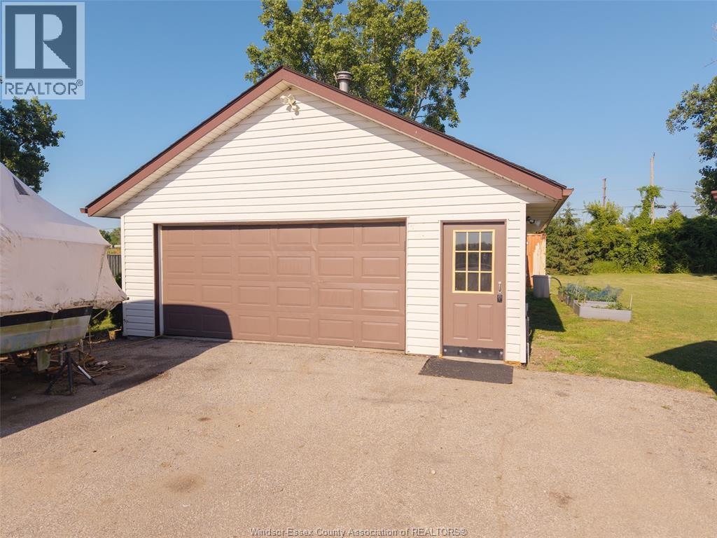 Photo 34 of 94 Sari Lane, Amherstburg ON