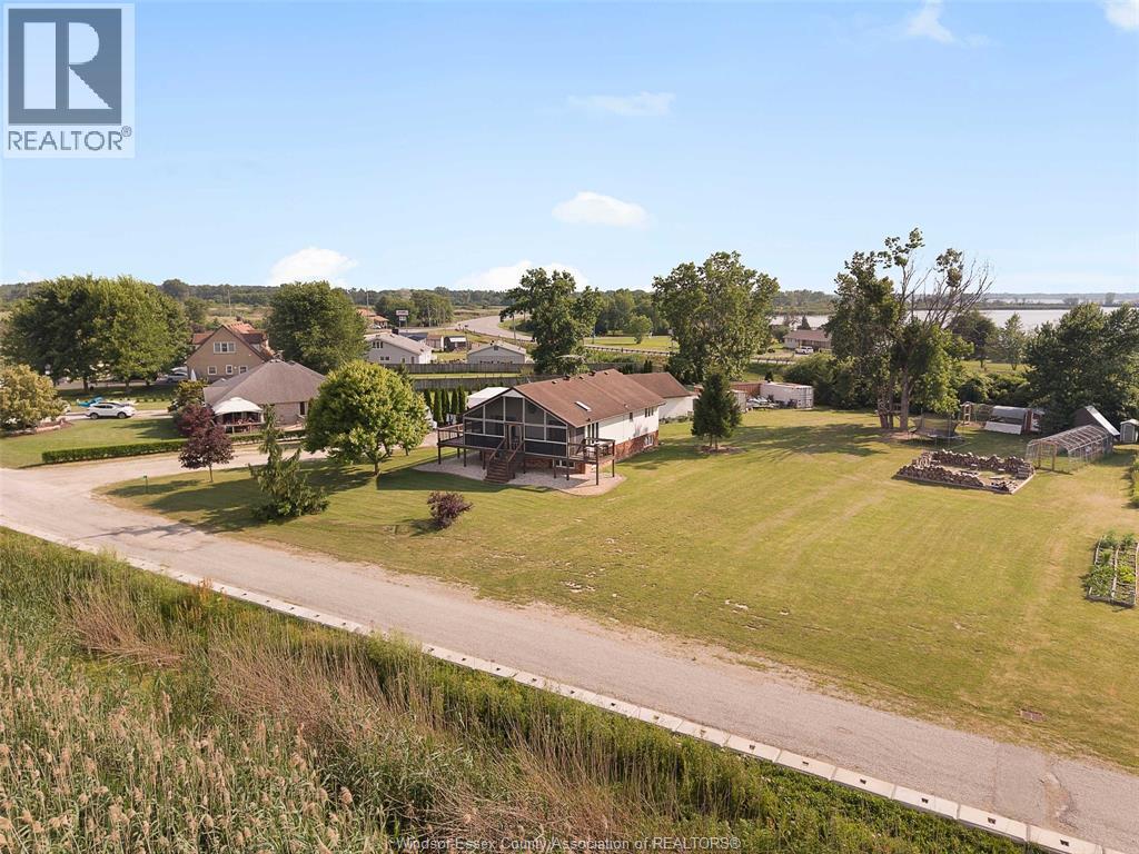 Photo 39 of 94 Sari Lane, Amherstburg ON
