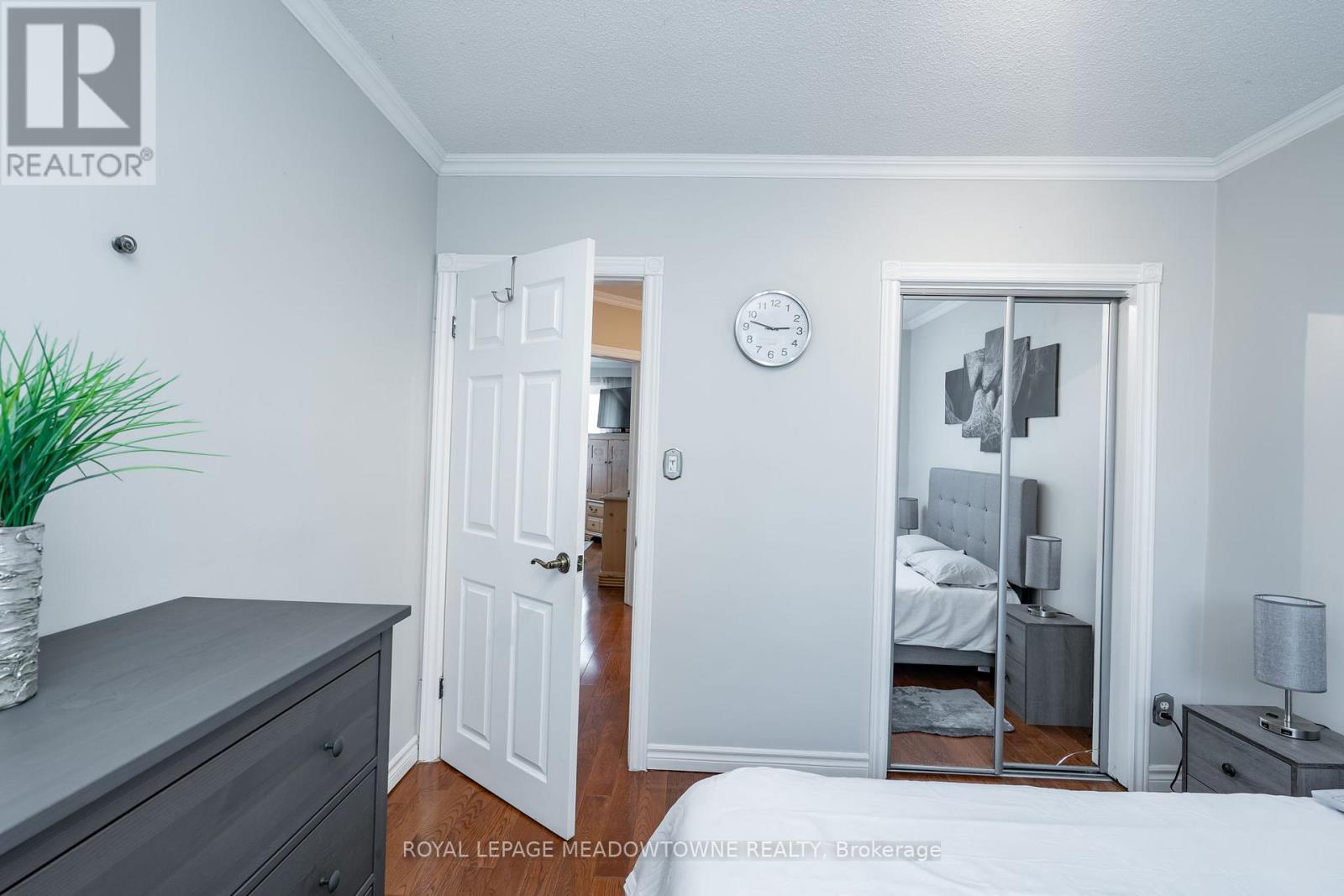 Photo 23 of 1559 Northmount Avenue, Mississauga ON
