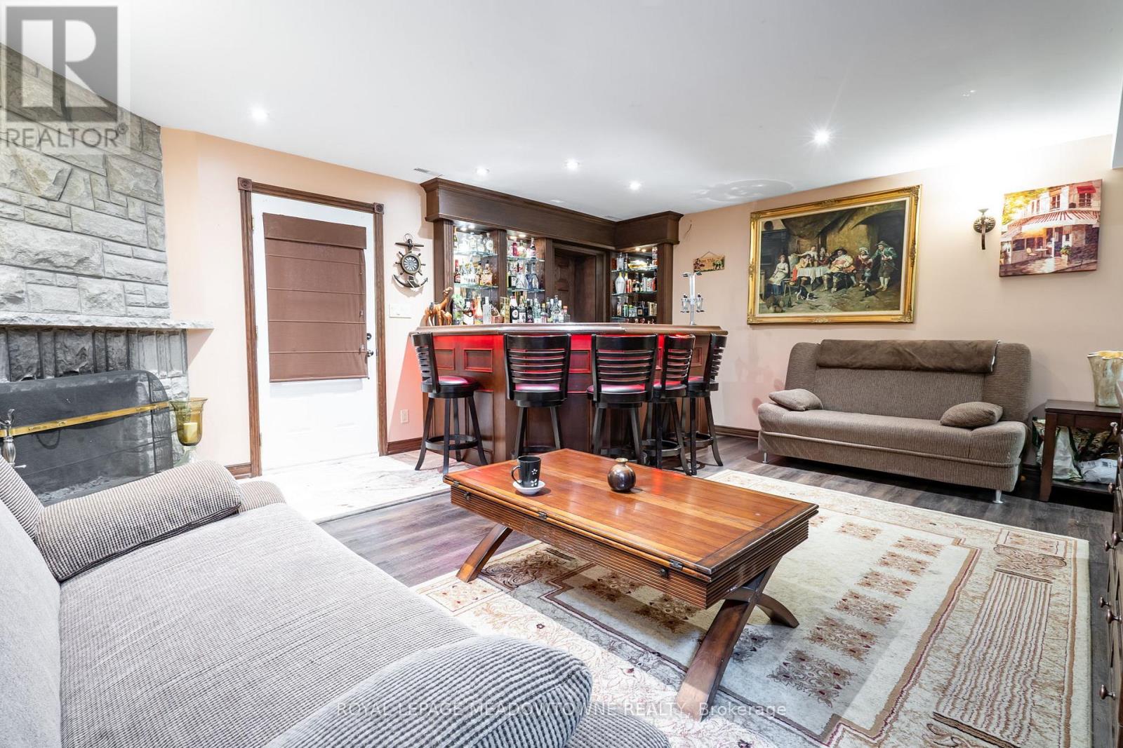 Photo 24 of 1559 Northmount Avenue, Mississauga ON
