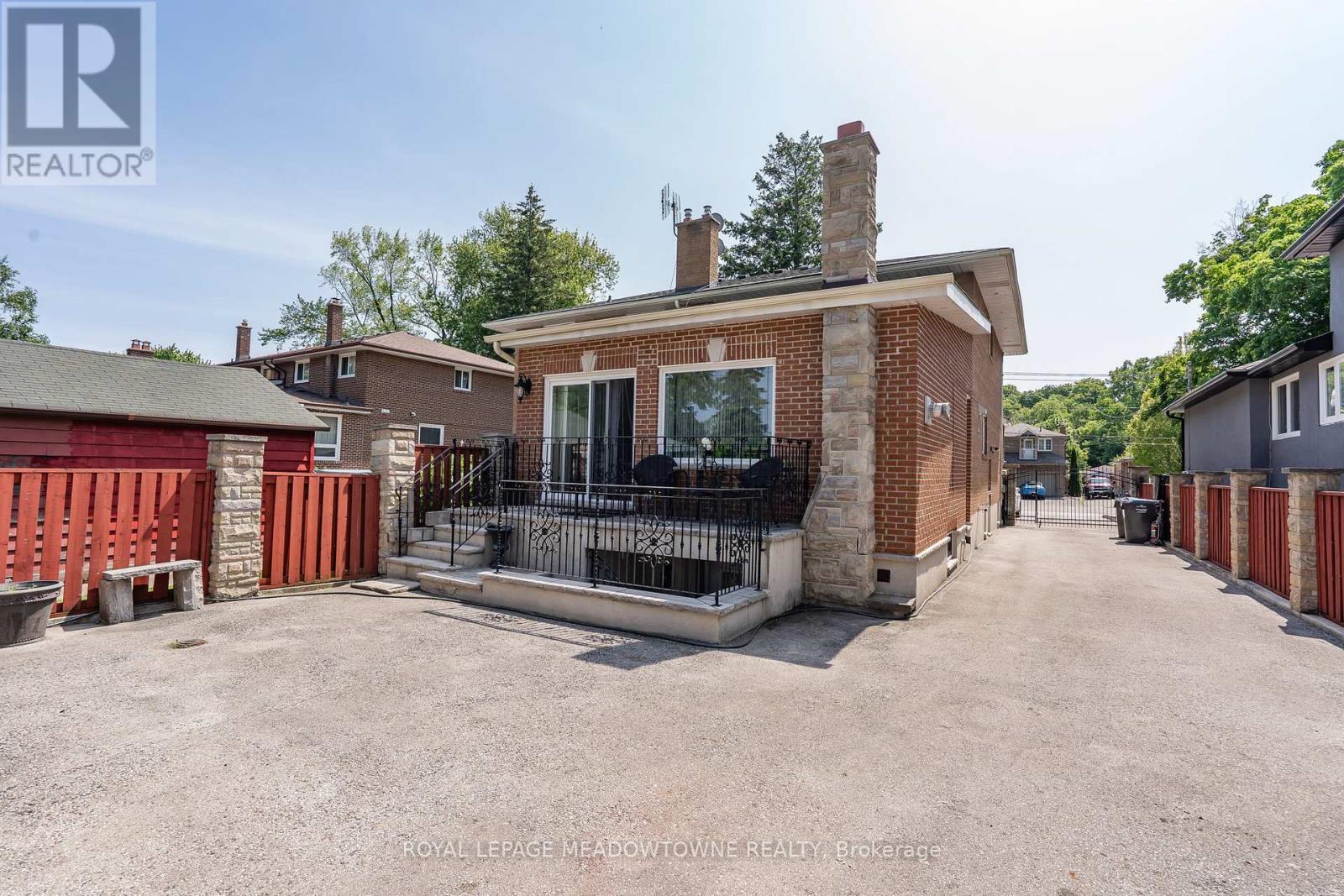 Photo 36 of 1559 Northmount Avenue, Mississauga ON