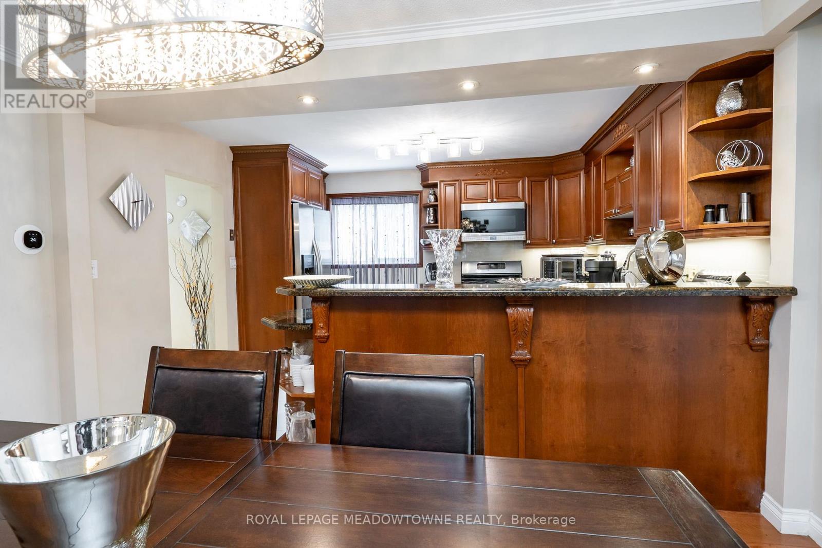 Photo 11 of 1559 Northmount Avenue, Mississauga ON