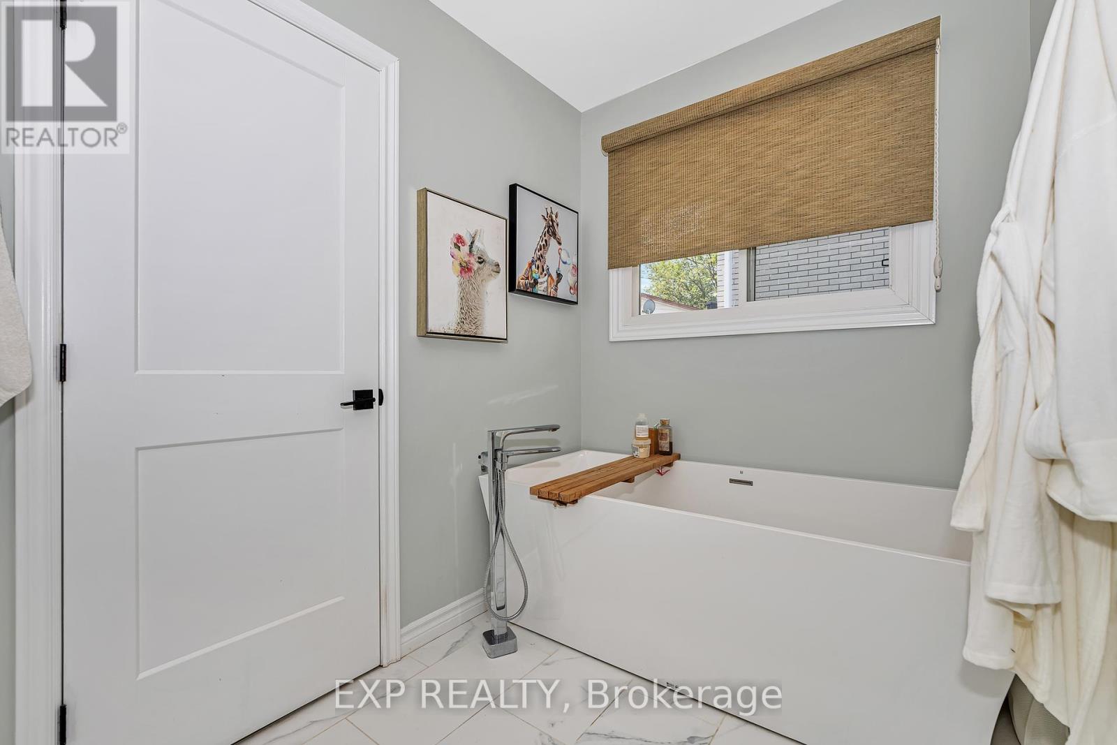 Photo 2 of 936 Blythdale Road, Ottawa ON