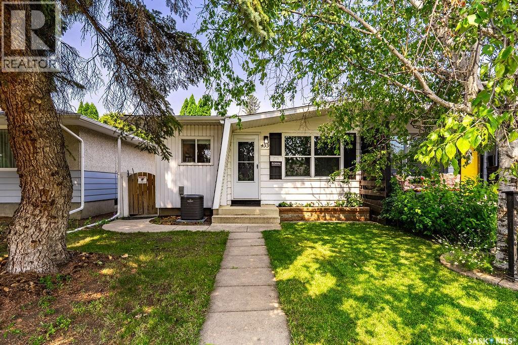 Photo 1 of 433 East Place, Saskatoon SK
