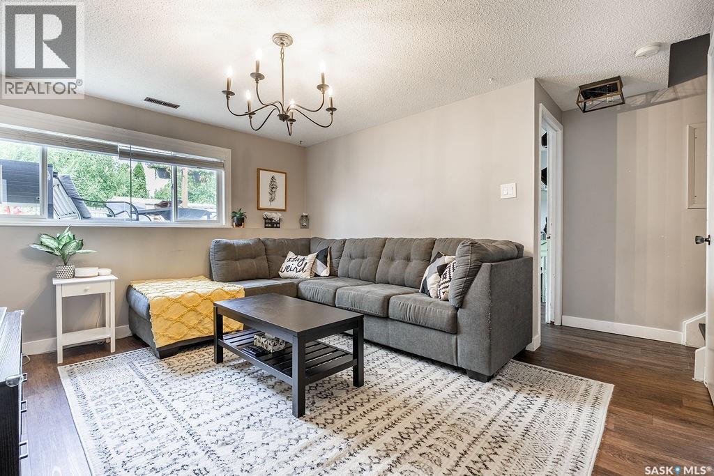 Photo 20 of 433 East Place, Saskatoon SK
