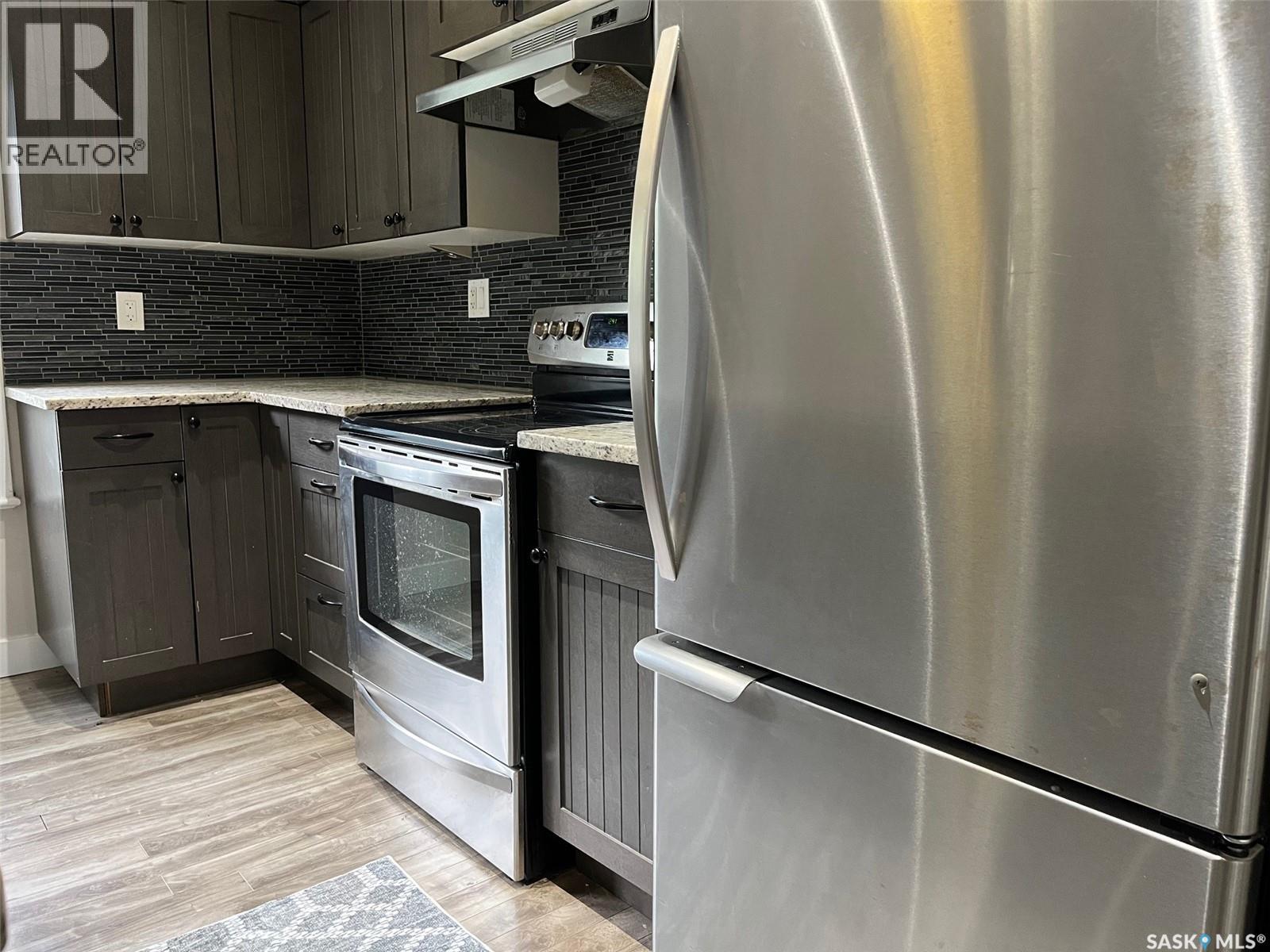 Photo 32 of 2059 Elphinstone Street, Regina SK