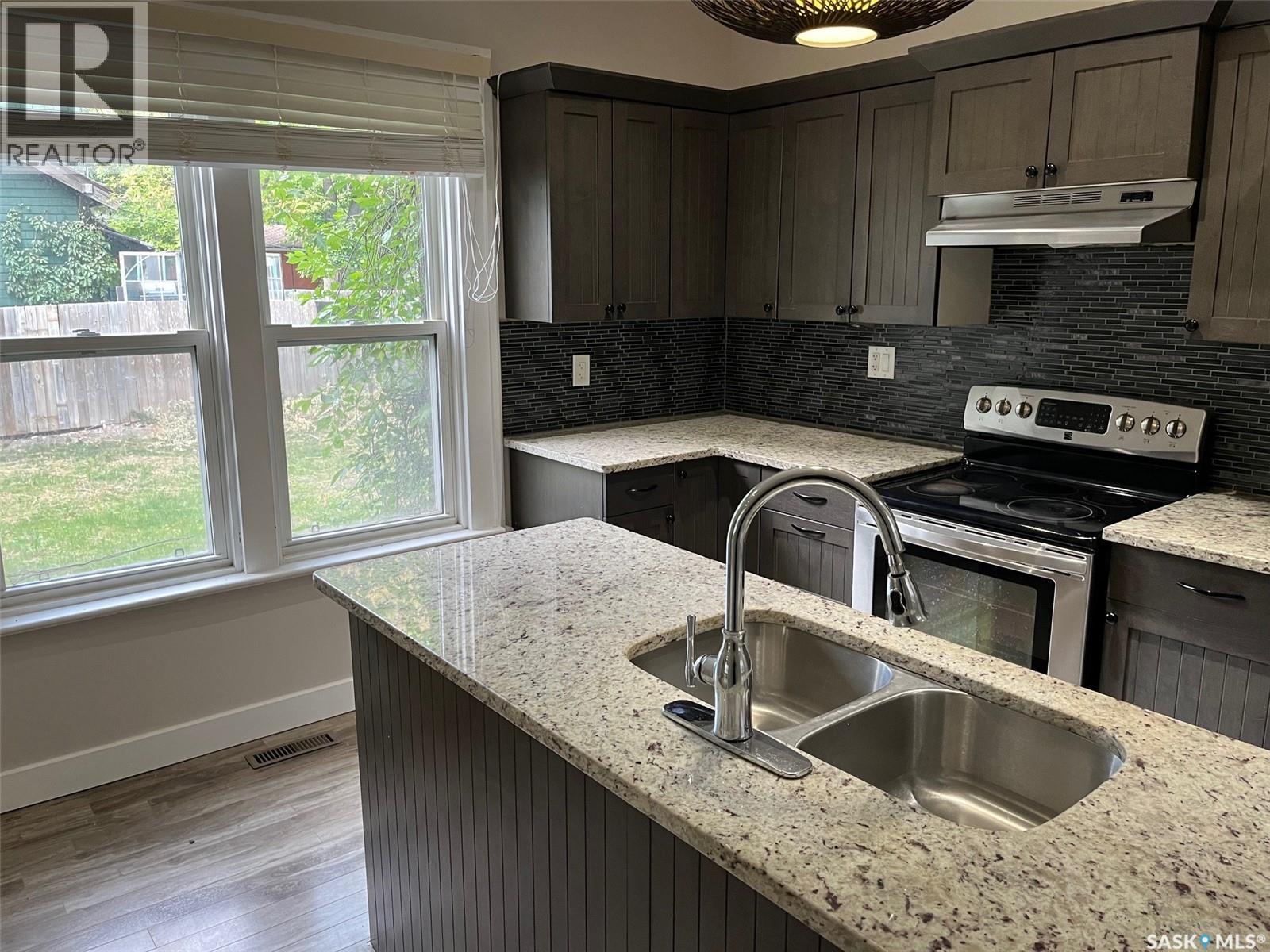 Photo 25 of 2059 Elphinstone Street, Regina SK
