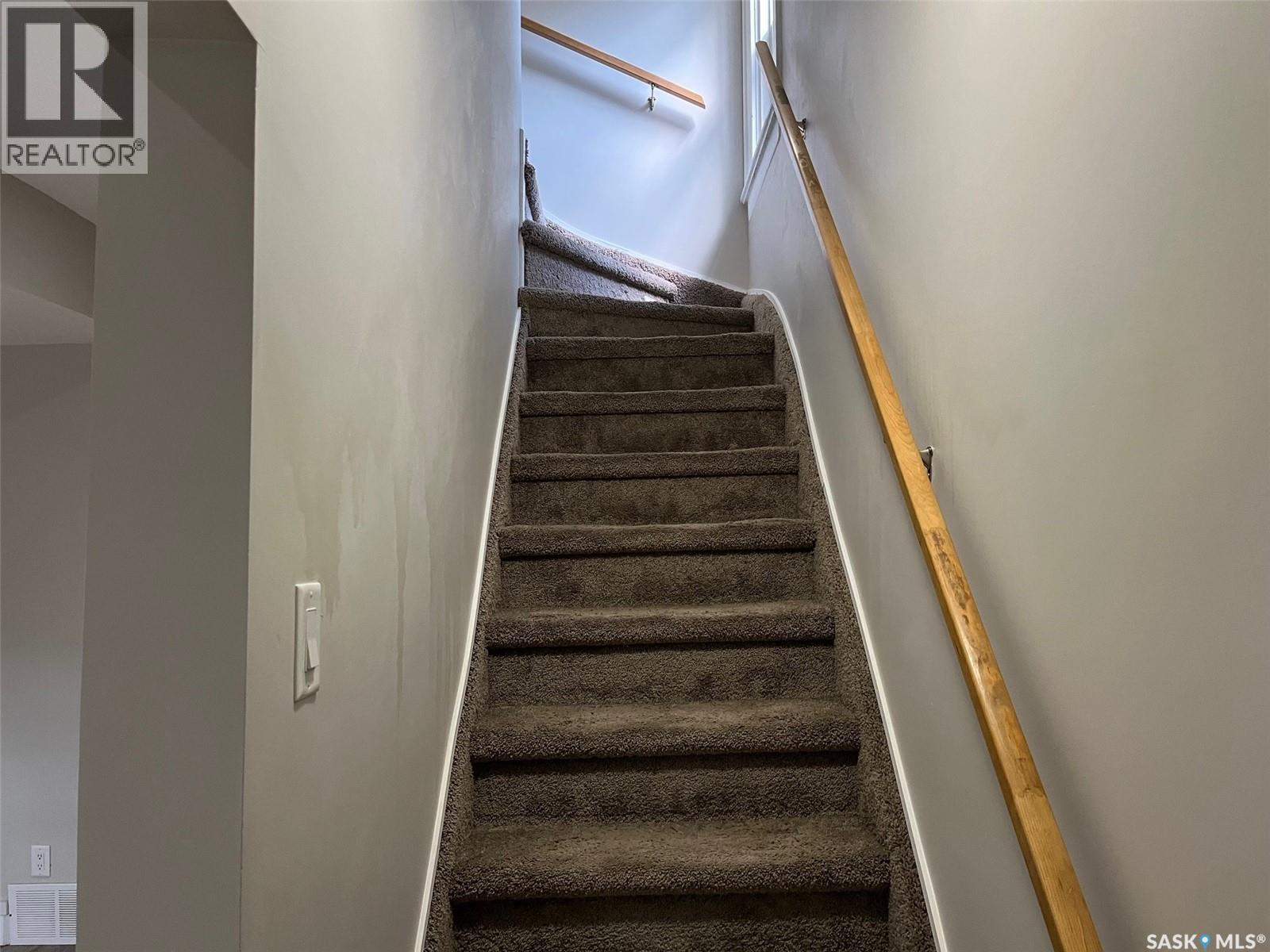 Photo 17 of 2059 Elphinstone Street, Regina SK