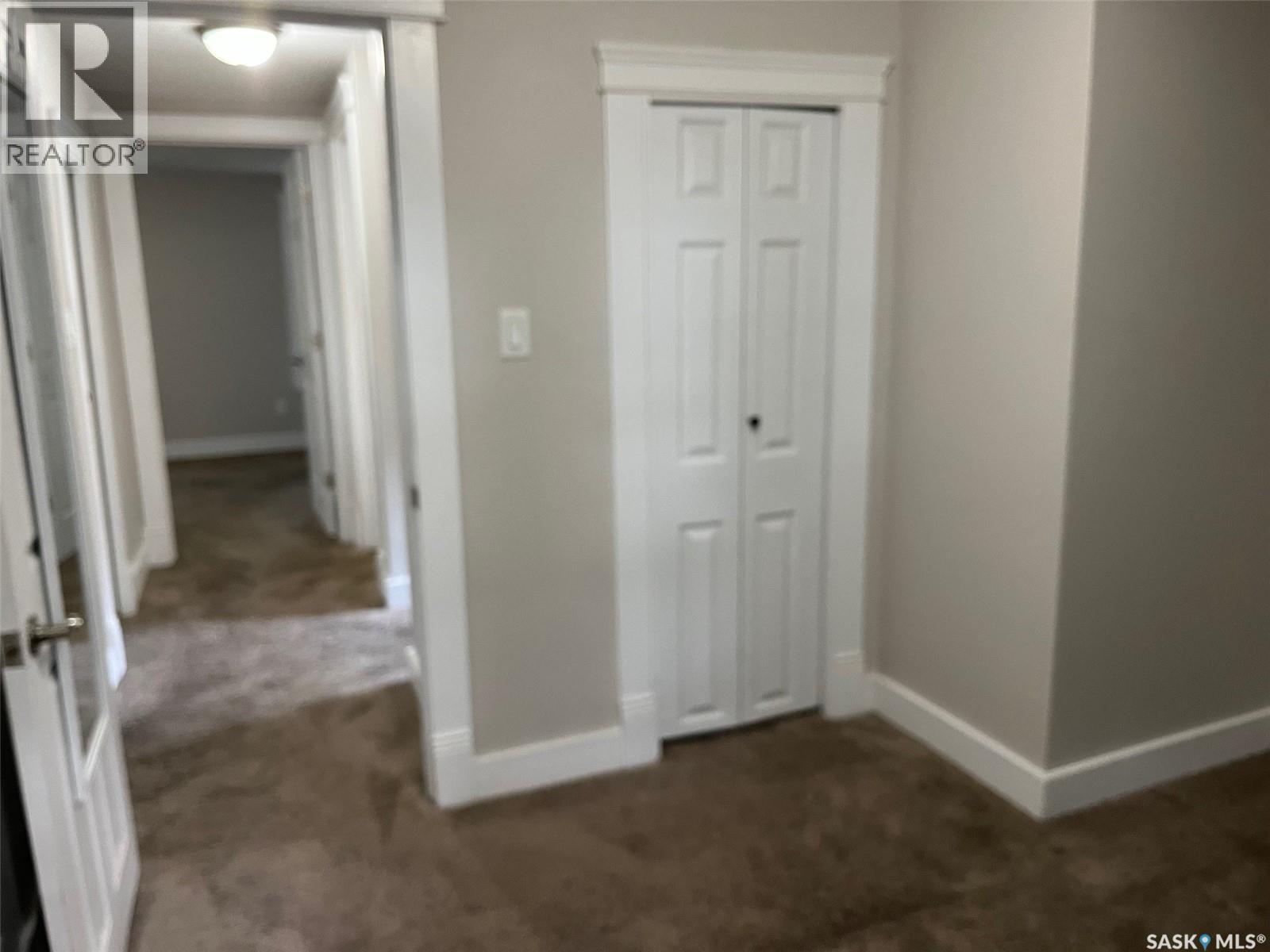 Photo 27 of 2059 Elphinstone Street, Regina SK