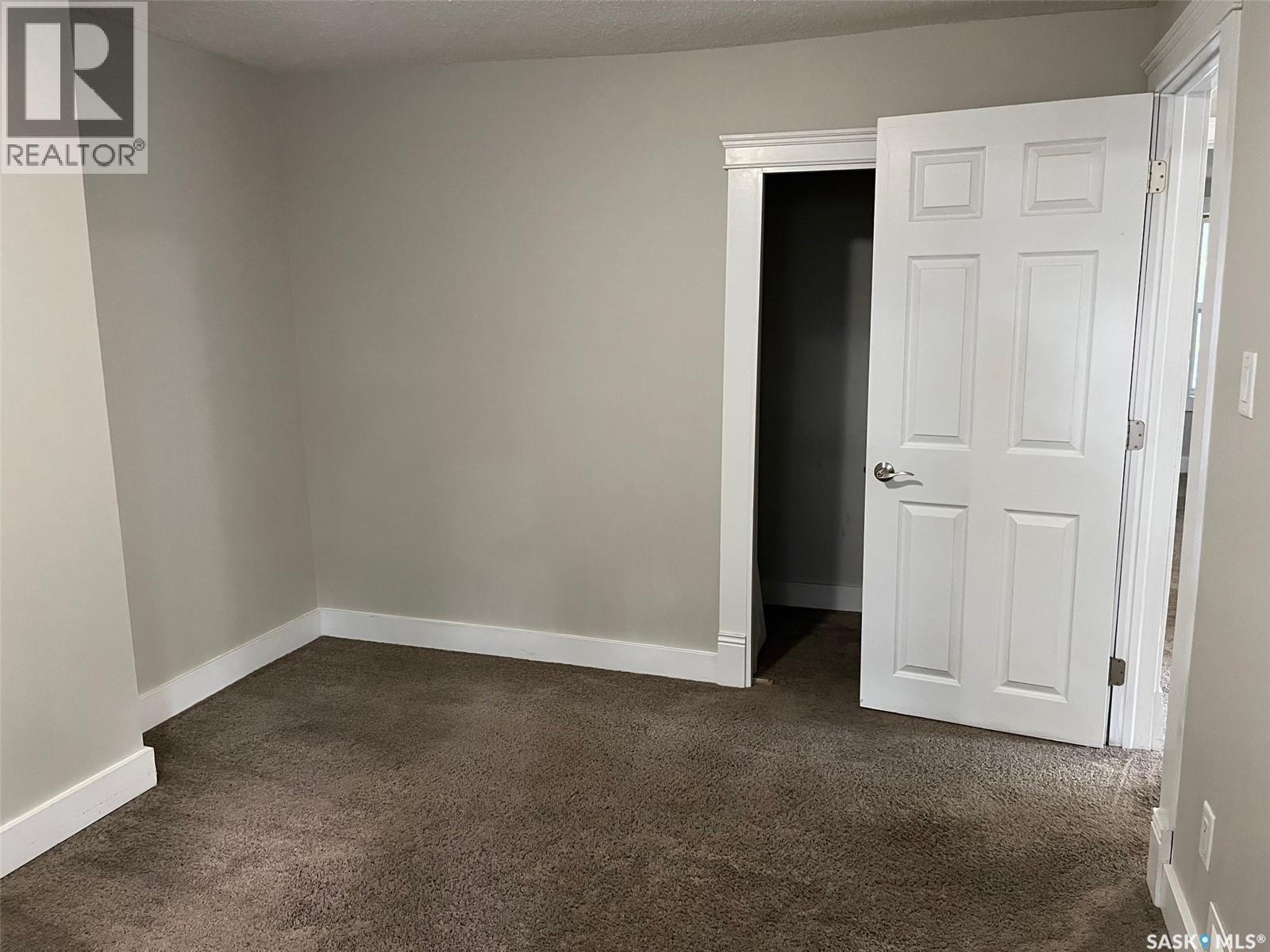 Photo 21 of 2059 Elphinstone Street, Regina SK