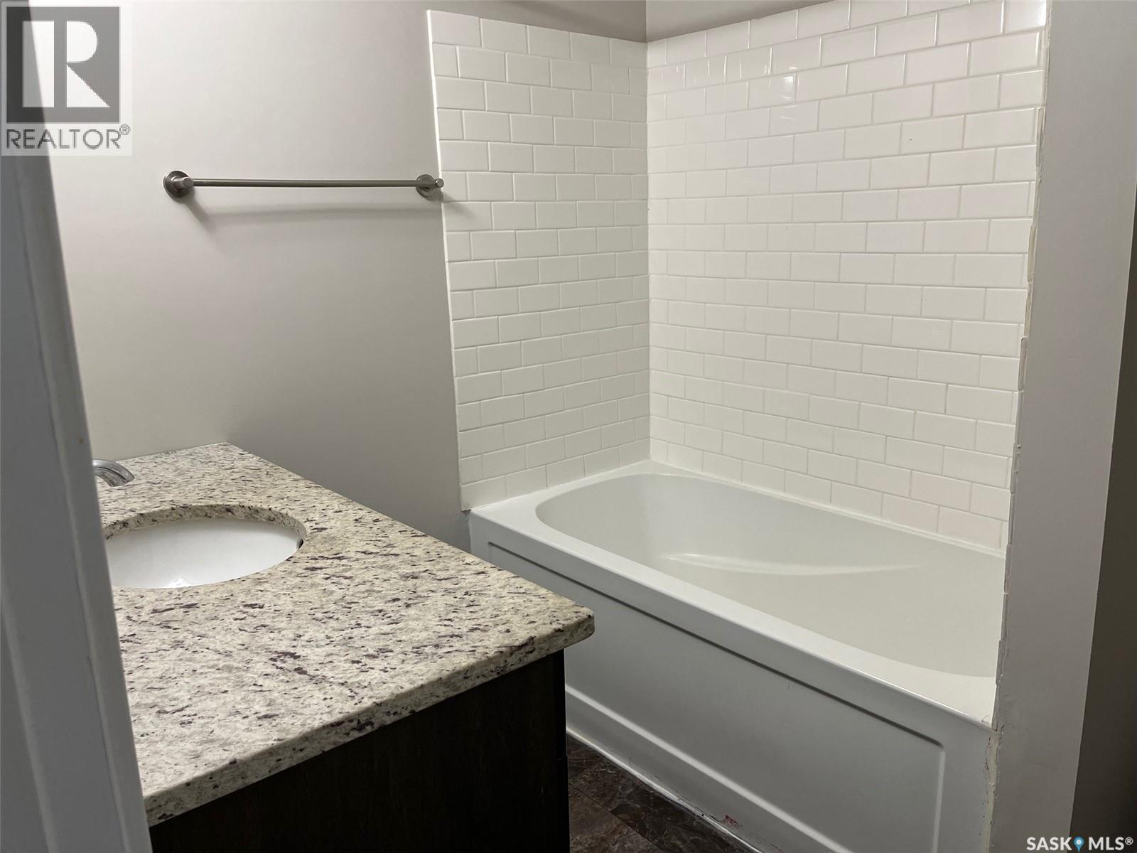Photo 19 of 2059 Elphinstone Street, Regina SK
