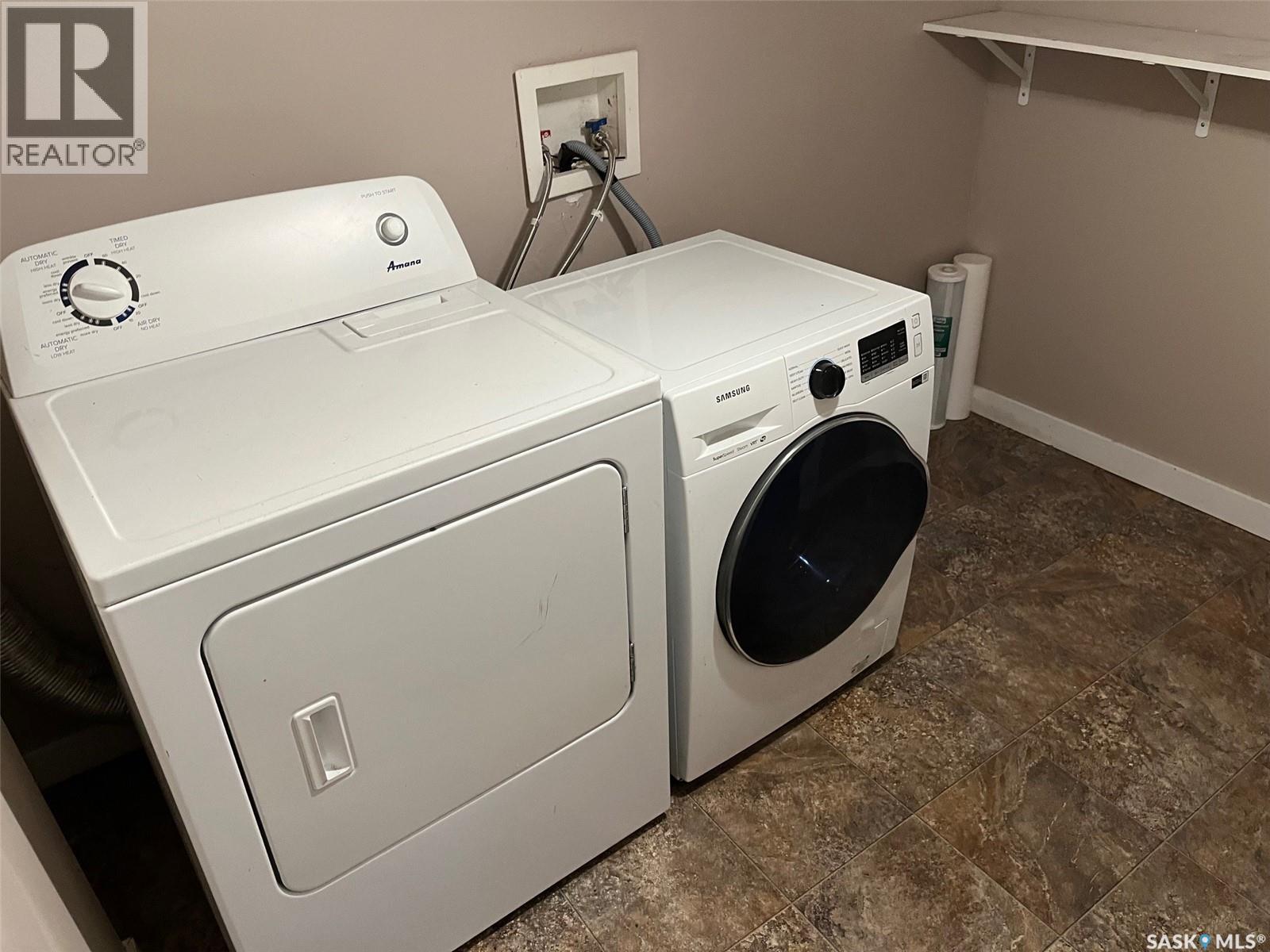 Photo 41 of 2059 Elphinstone Street, Regina SK