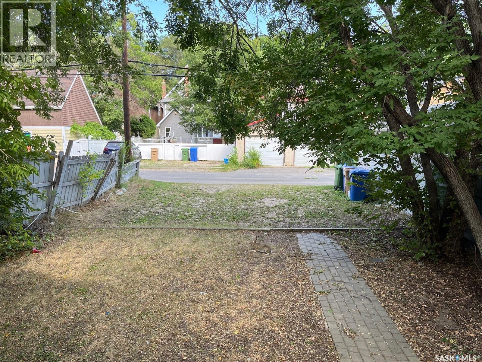 Photo 39 of 2059 Elphinstone Street, Regina SK