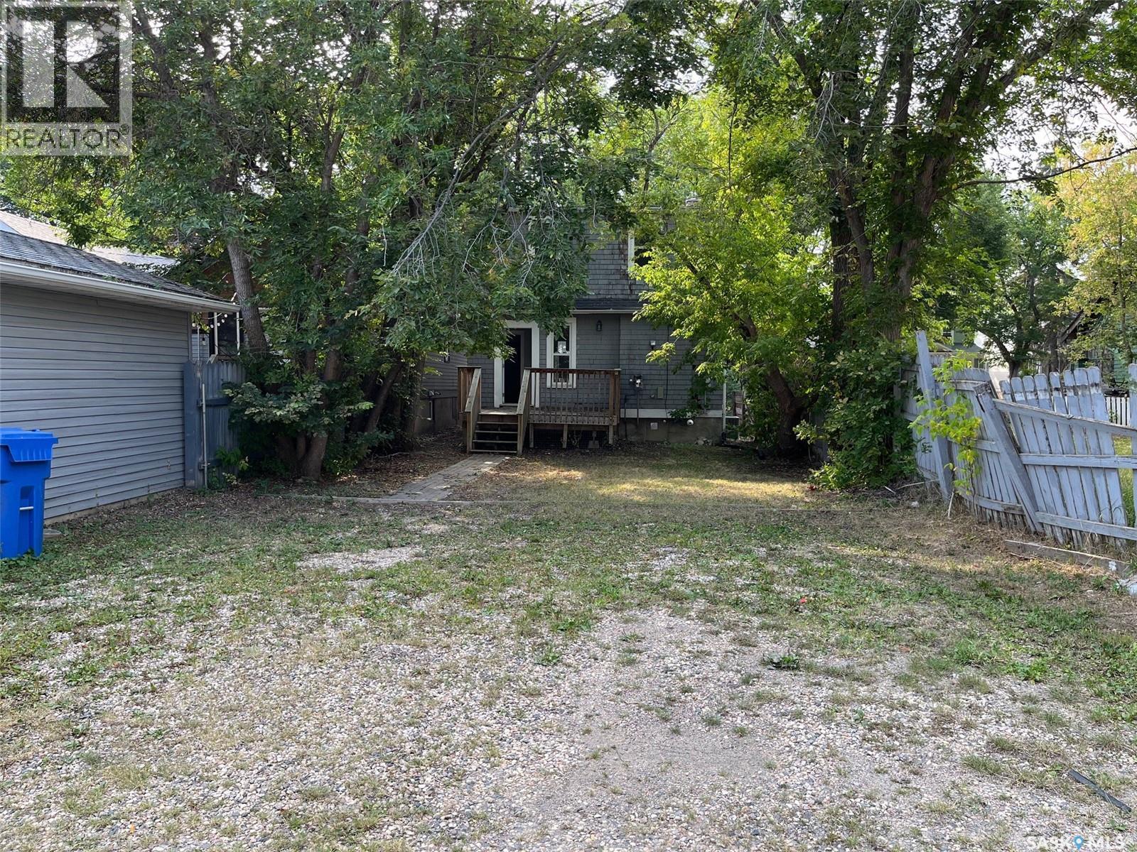 Photo 33 of 2059 Elphinstone Street, Regina SK