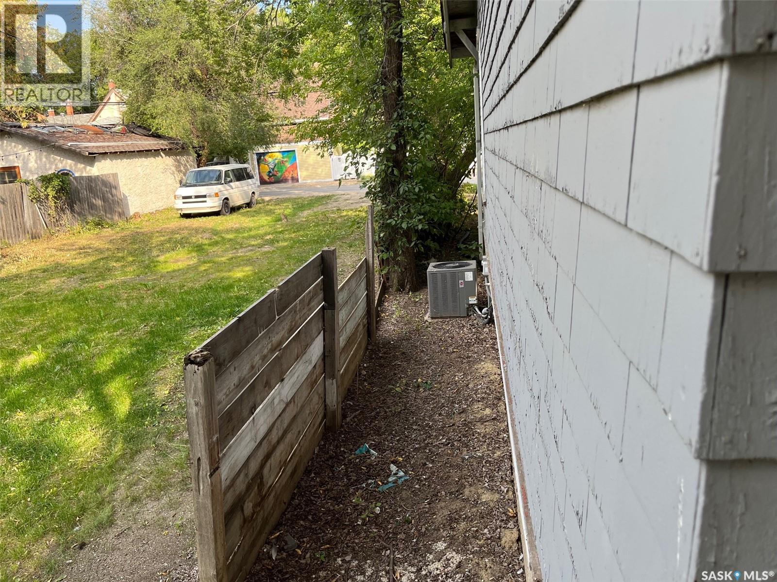 Photo 28 of 2059 Elphinstone Street, Regina SK