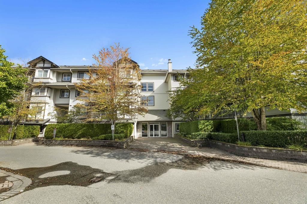 Photo 9 of 305 19340 65 Avenue, Surrey BC