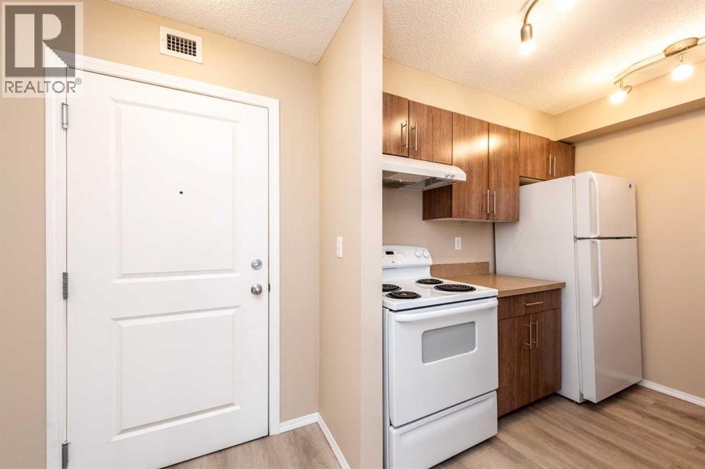 Photo 30 of 4210 403 Mackenzie Way Sw, Airdrie AB