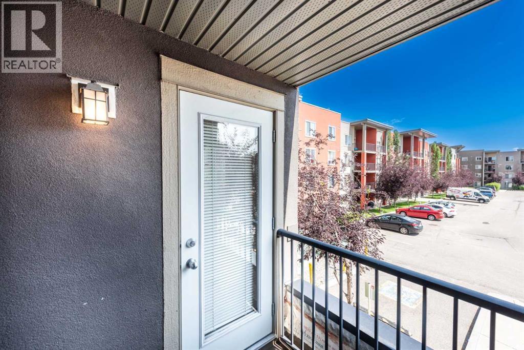 Photo 3 of 4210 403 Mackenzie Way Sw, Airdrie AB