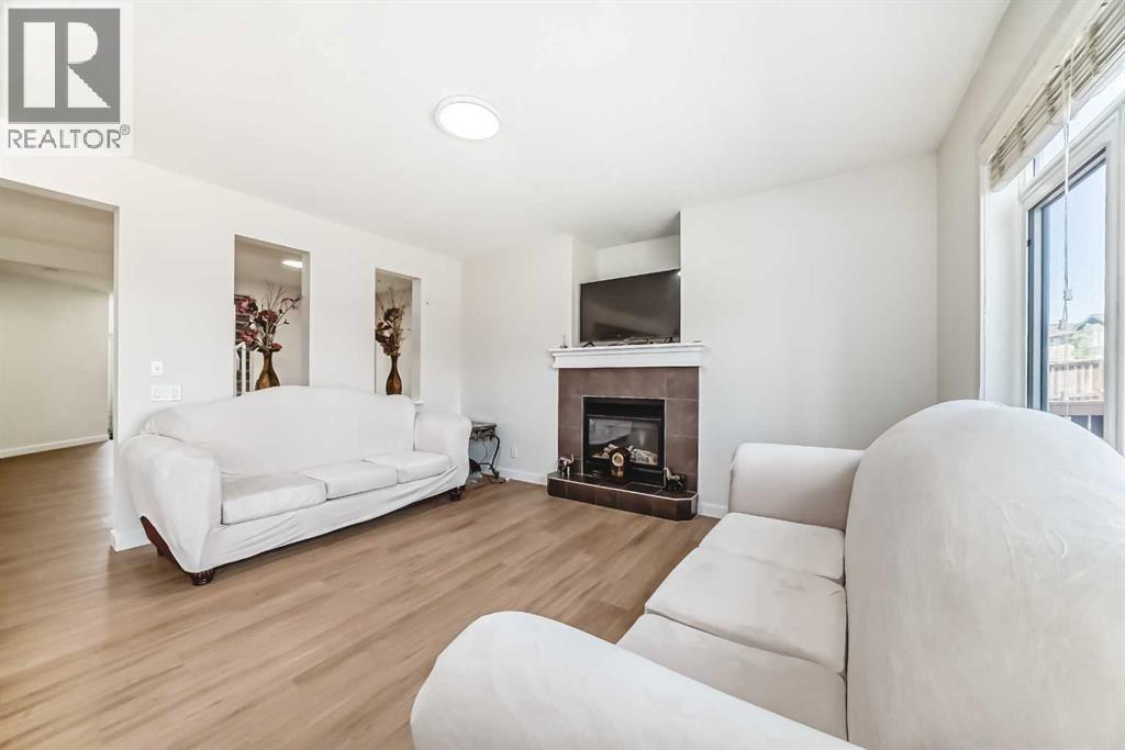 Single Family House for Sale in  Evanston Drive NW Evanston Calgary 