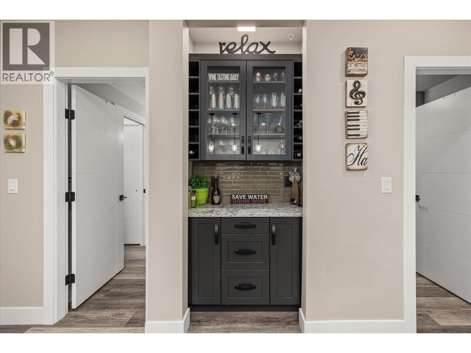 311 3475 Granite Close, Kelowna