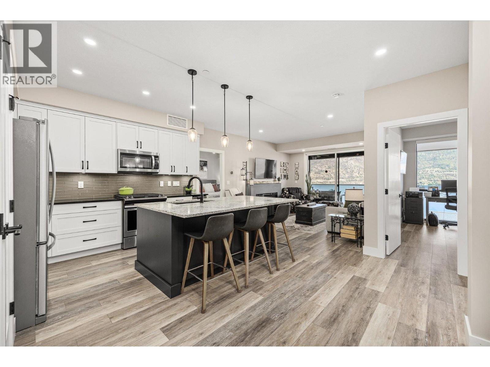 311 3475 Granite Close, Kelowna