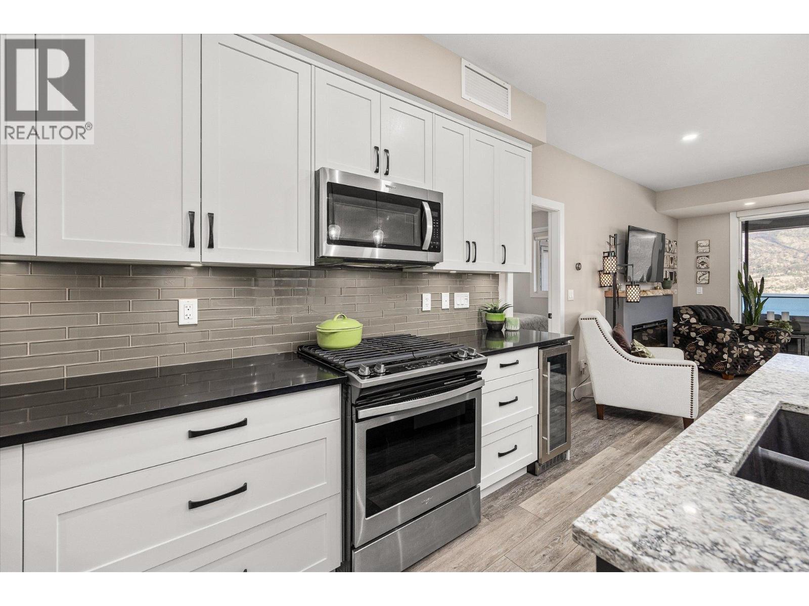 311 3475 Granite Close, Kelowna