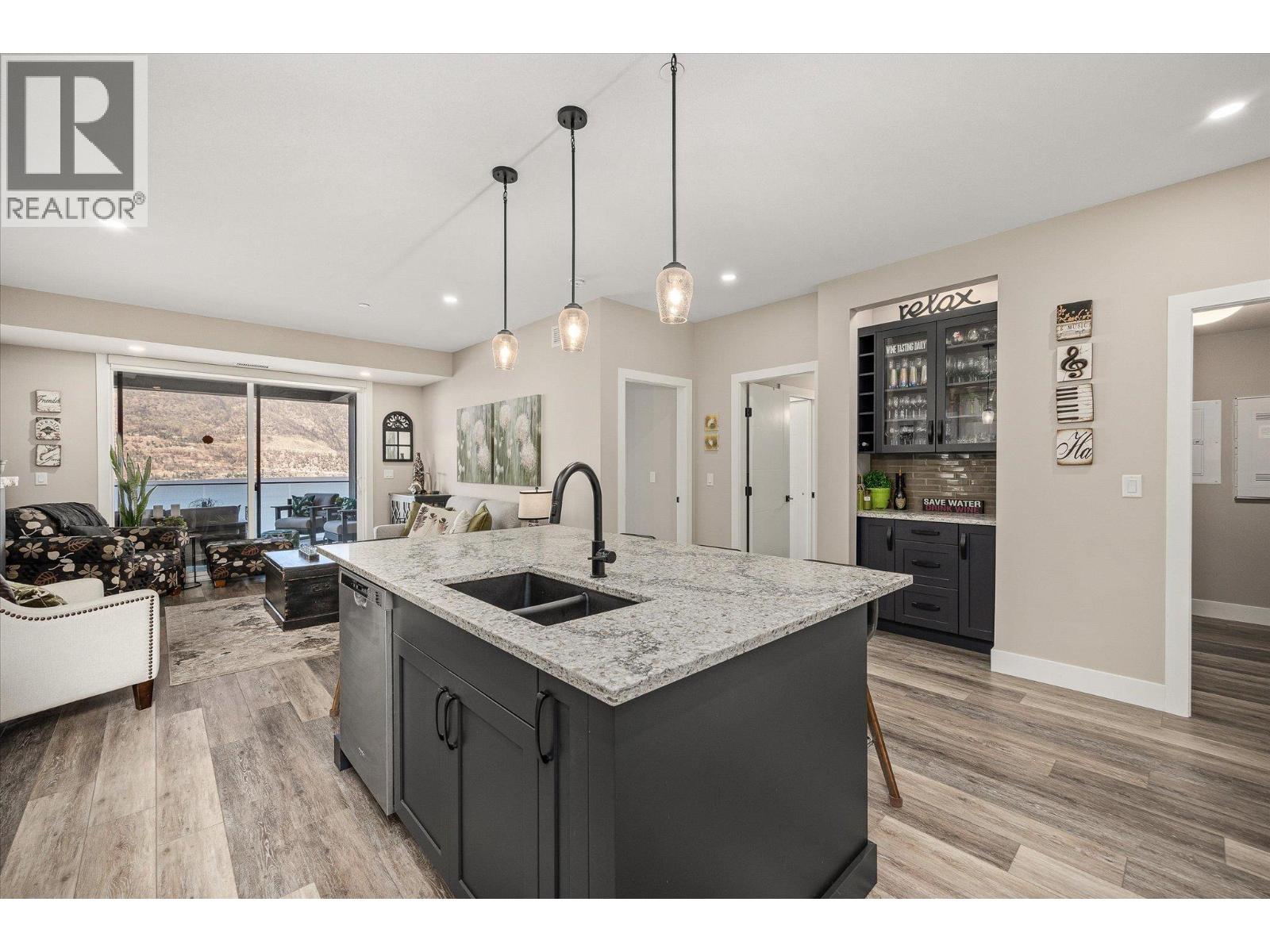 311 3475 Granite Close, Kelowna