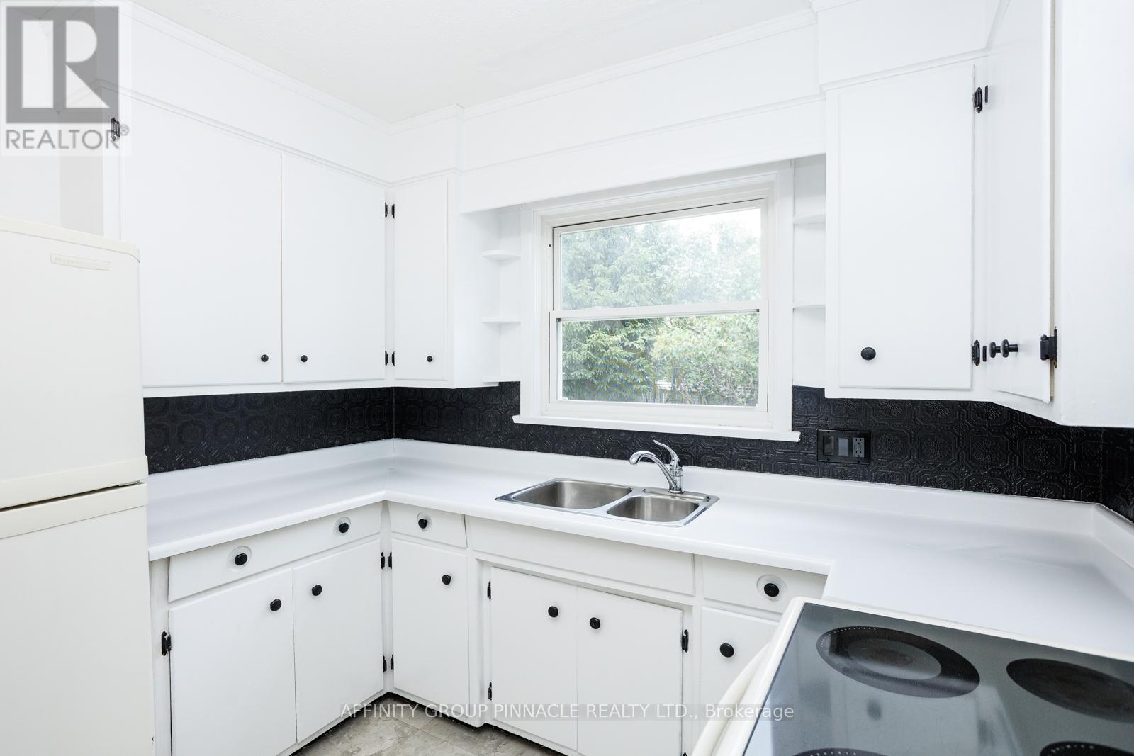Photo 15 of 22 Sunset Court, Kawartha Lakes ON