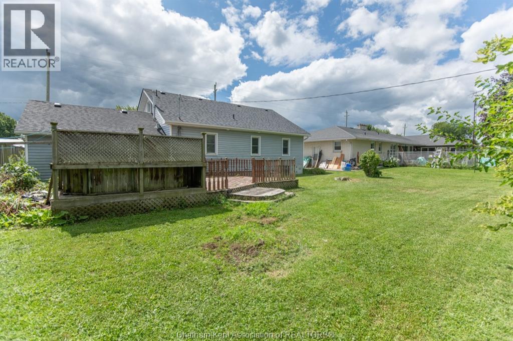 Photo 2 of 152 Park Street, Dresden ON
