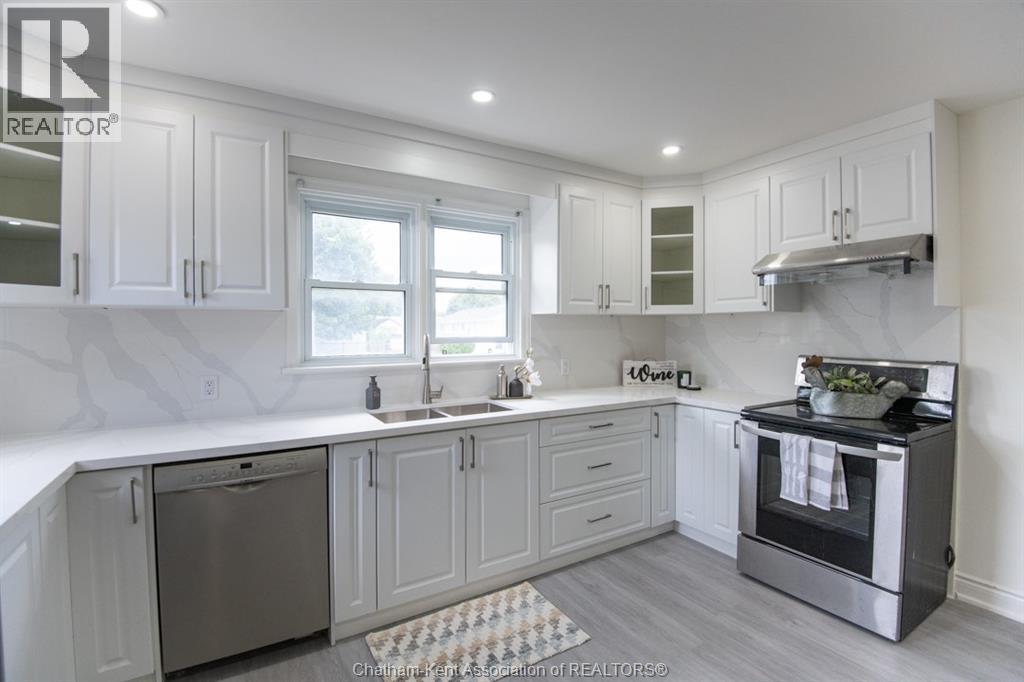 Photo 12 of 152 Park Street, Dresden ON