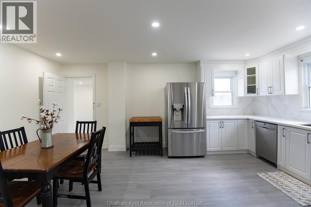 Photo 7 of 152 Park Street, Dresden ON
