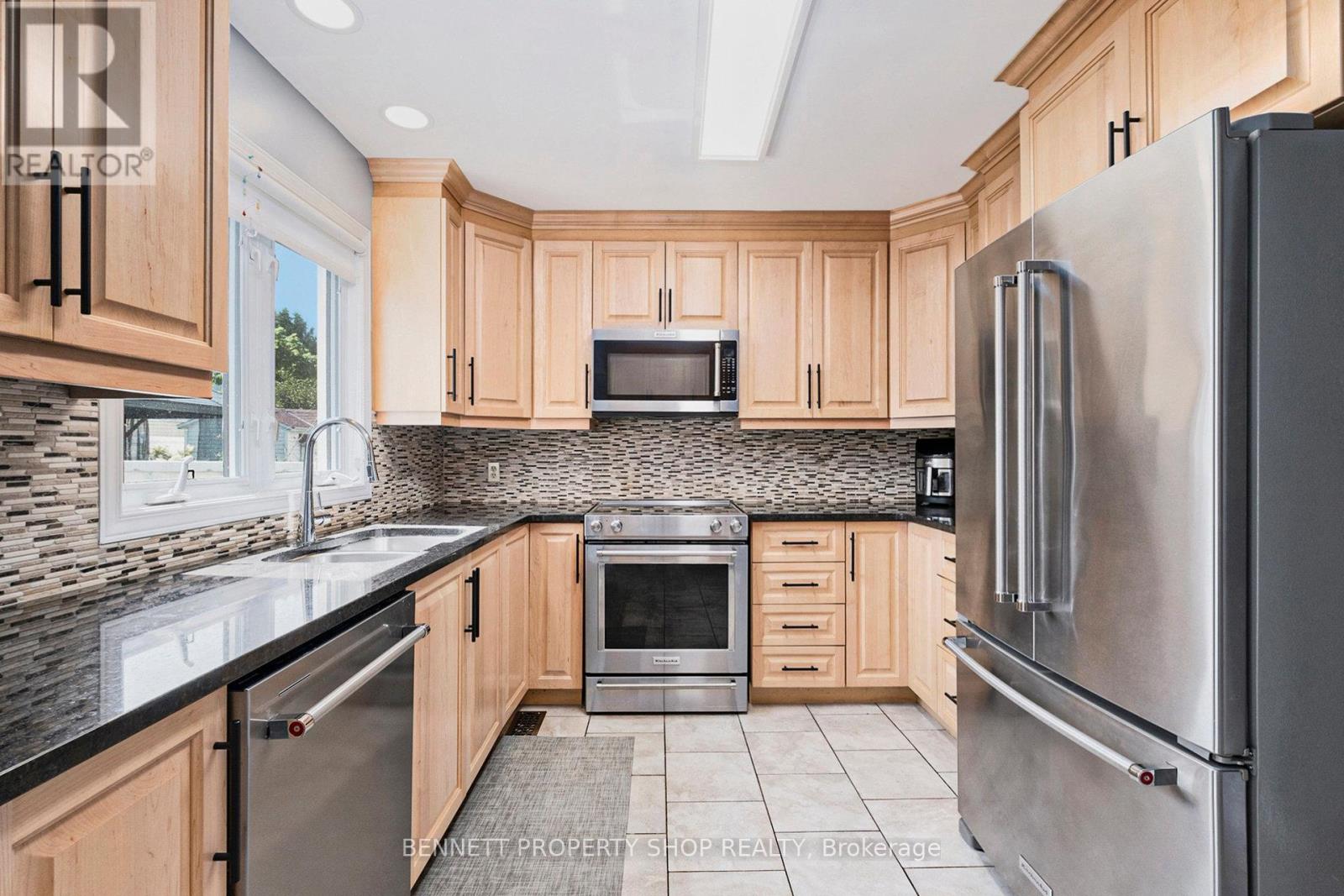 Photo 8 of 778 Montcrest Drive, Ottawa ON