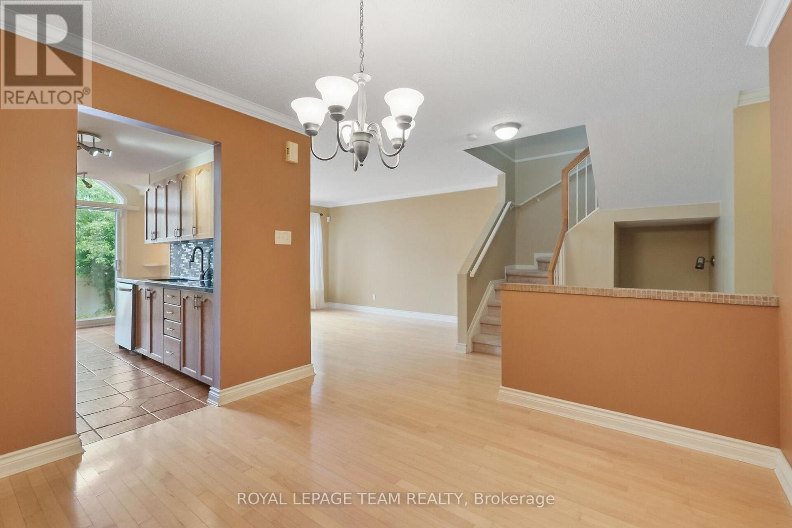 Photo 10 of 6201 Arbourwood Drive, Ottawa ON