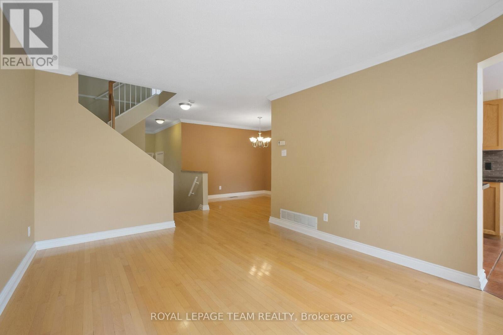 Photo 11 of 6201 Arbourwood Drive, Ottawa ON