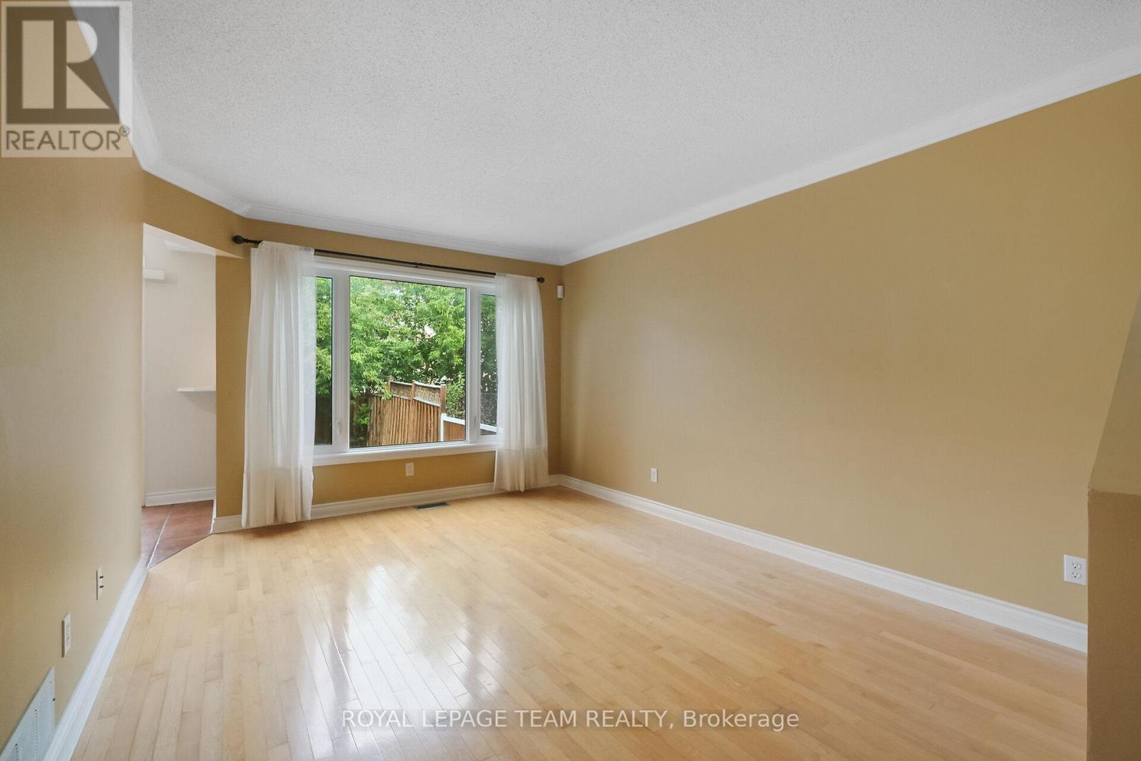 Photo 13 of 6201 Arbourwood Drive, Ottawa ON