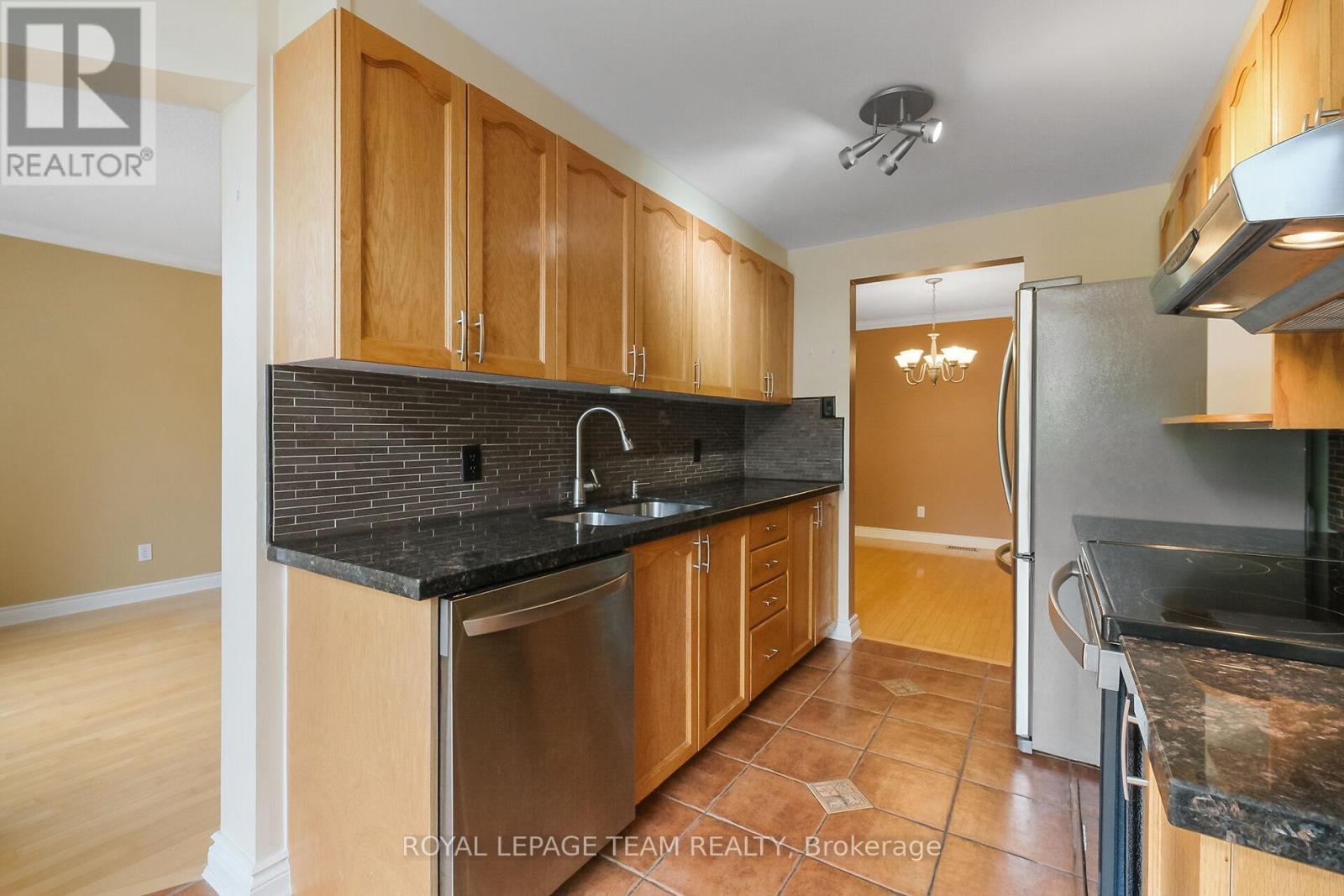 Photo 18 of 6201 Arbourwood Drive, Ottawa ON